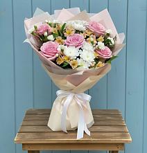 Букет цветов из:  Гвоздики, Орхидеи и Розы в Мстёре