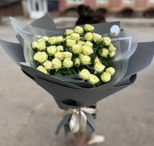 Букет Белые кустовые розы Солинеро в Мстёре