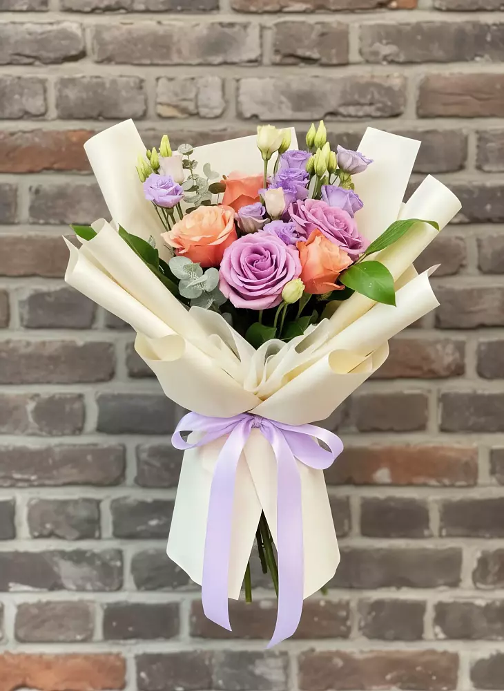 Букет цветов из: Лизиантусы и Розы в Мстёре