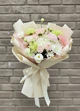 Букет цветов из:  Гвоздики, Розы, Лизиантусы и Хризантемы в Мстёре
