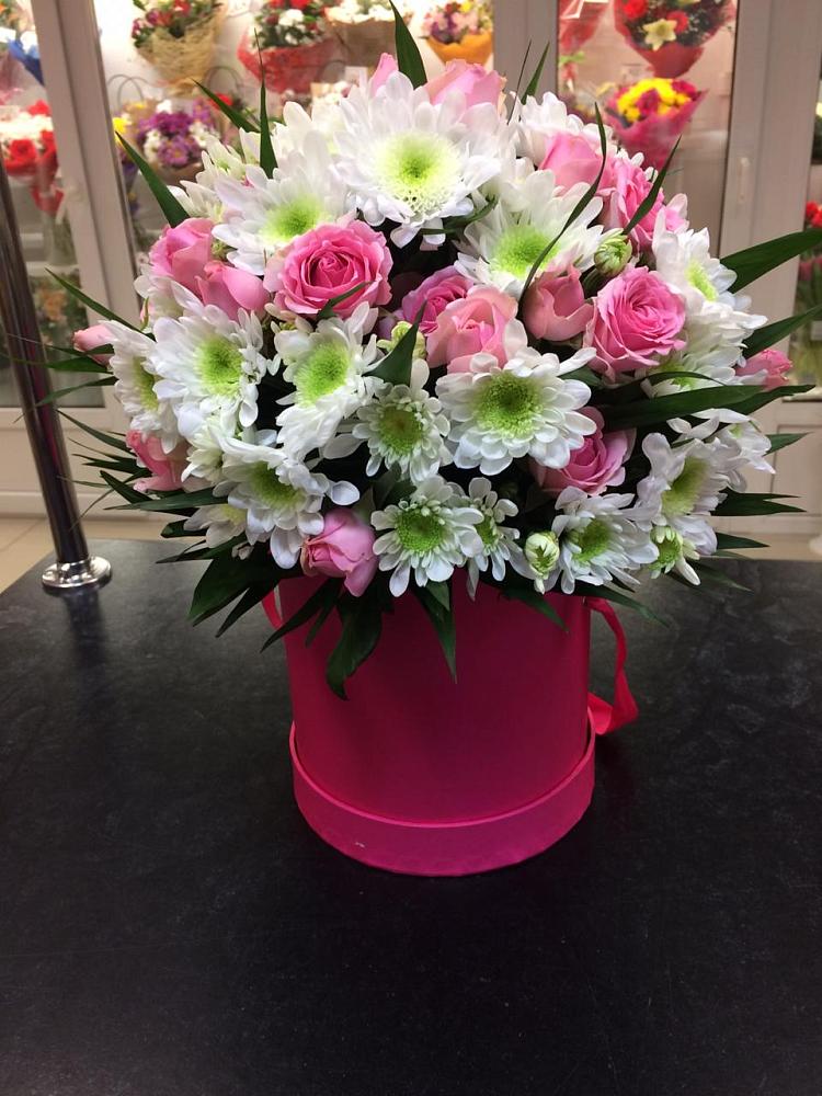 Цветочная композиция из Розы и Хризантемы в шляпной коробке в Мстёре